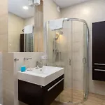 Apartamento Bronowice Homely By Bookinghost *
