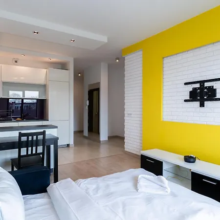 Bronowice Homely By Bookinghost Apartamento
